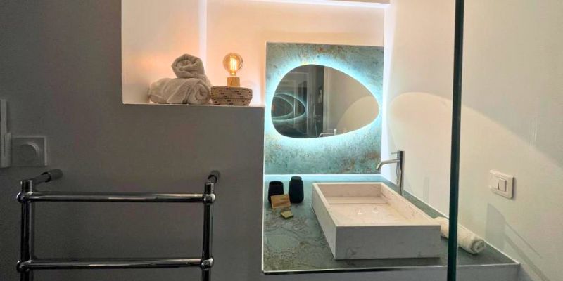 Salle de Bain Élégante Chambre d'Hôtes Bouches du Rhône